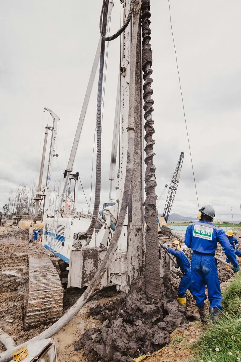 Pilotaje tipo tornillo continuo