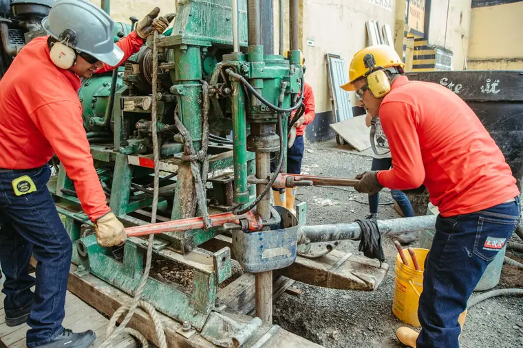 Estudios de suelos e ingeniería geotécnica — fotografía 1